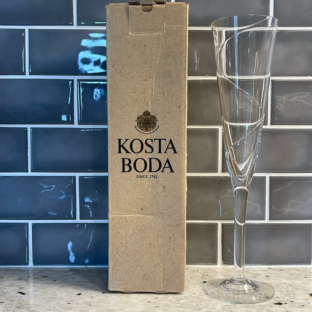 Kosta Boda New Vintage Champagne Flutes